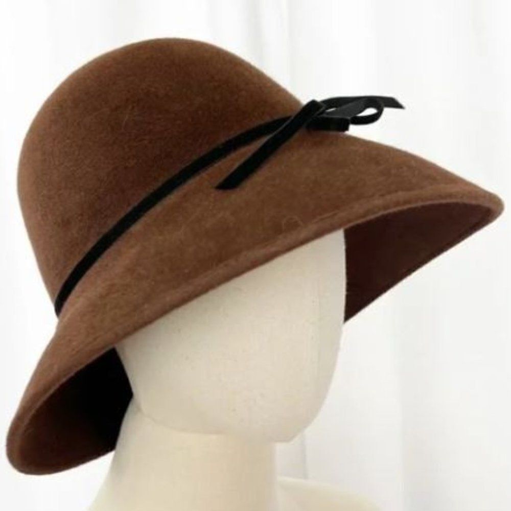 Vintage Helen Kaminski Maroon Felt Hat with Round Too and Under-turned Brim